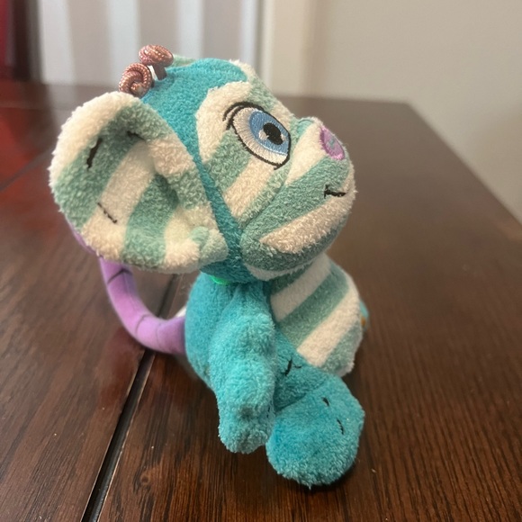 Jakks Pacific Neopets Mynci Blue and White Plush Stuffed Animal - Picture 4 of 12